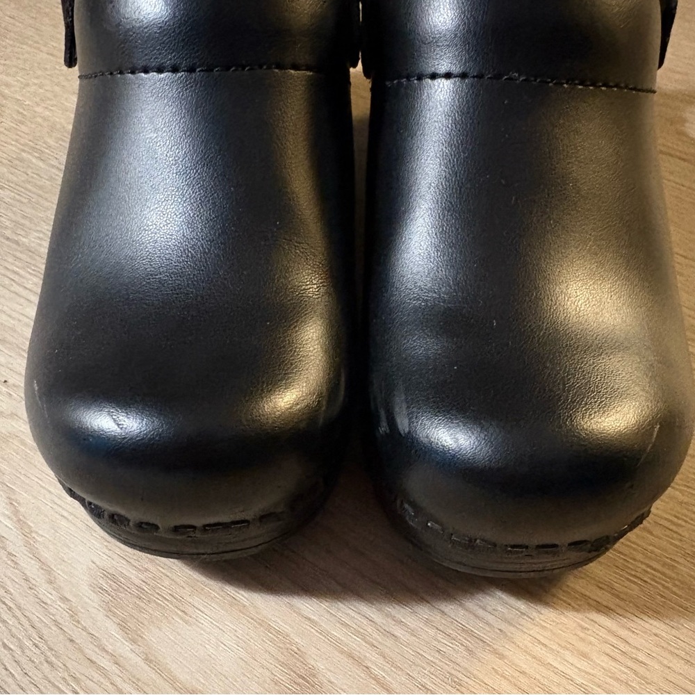 Sz 36 Dansko Classic Black Clogs - Picture 3 of 5